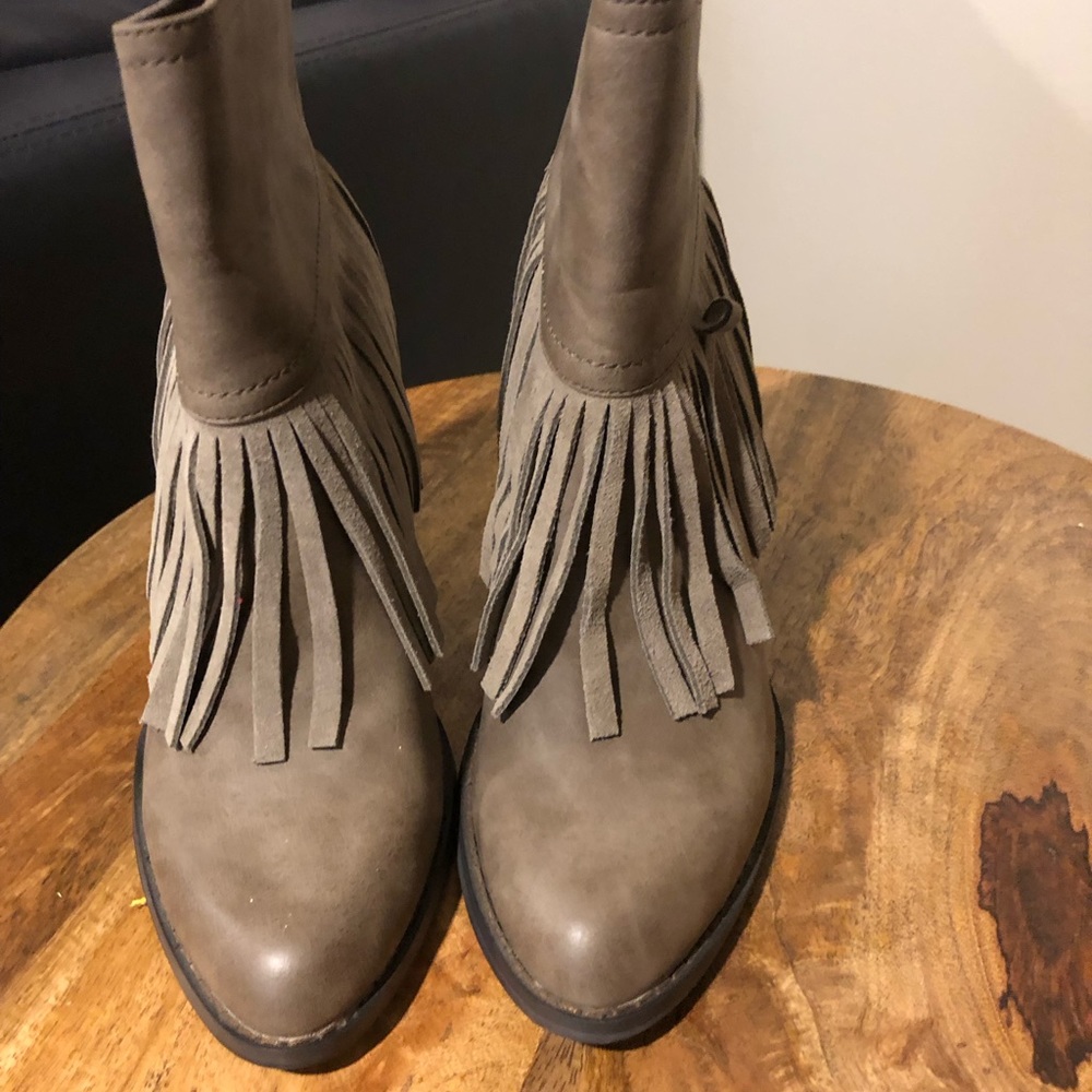 Tasseled booties - Picture 2 of 4